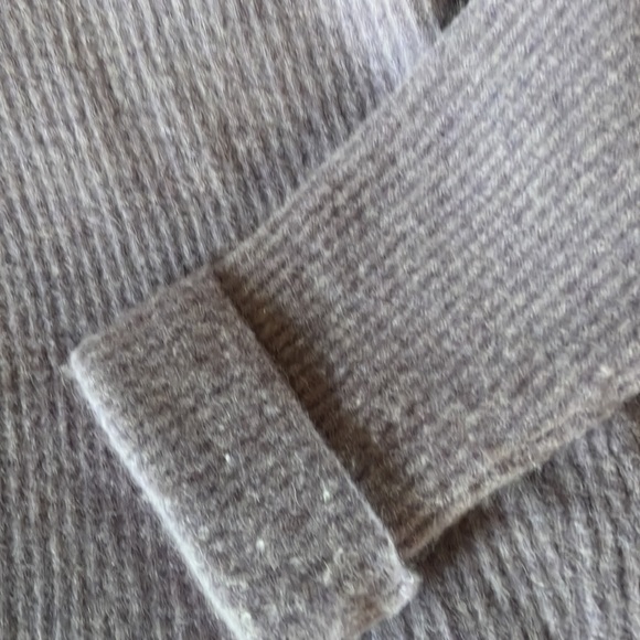 Stunning sweater - Picture 2 of 5